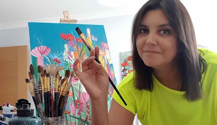 Başarılı ressam Aslı Sayan'ın 'gelincik' tutkusu